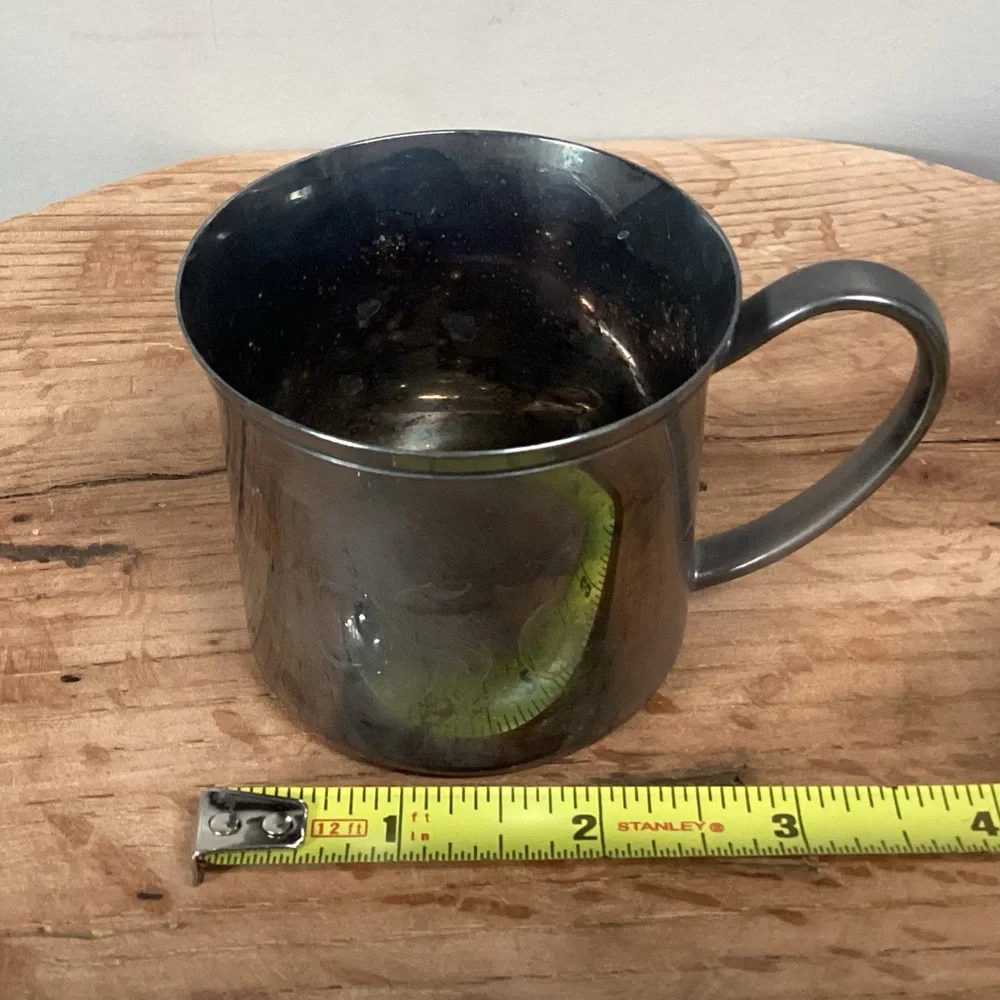 ⚫️ Vintage - Silver Plate Baby’s - Toddlers Cup with Cute Bear Design on base